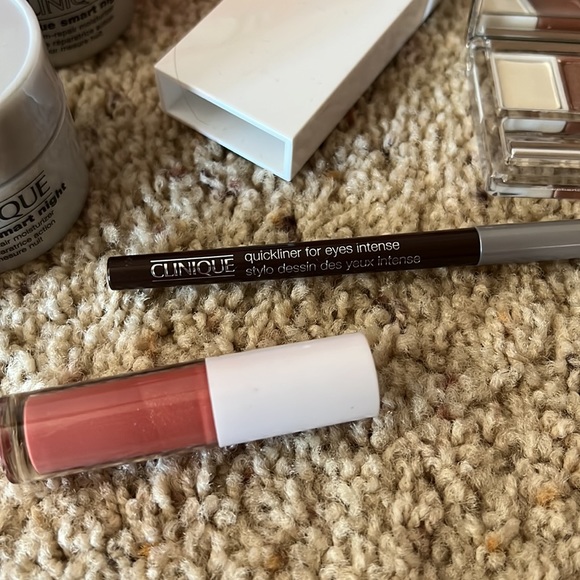 Clinique Makeup - Picture 4 of 8